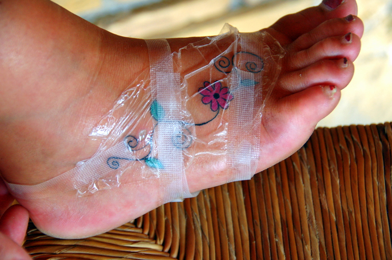 A foot tattoo can take from 2 to 3 weeks to fully heal. 