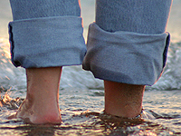 Splashing feet!