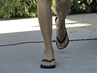 kate-hudson-feet-small.jpg