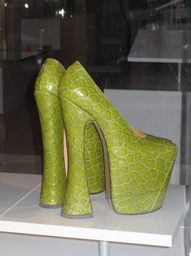 crocodile-shoes-by-sheilaellen.jpg