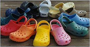 rubber shoes like crocs